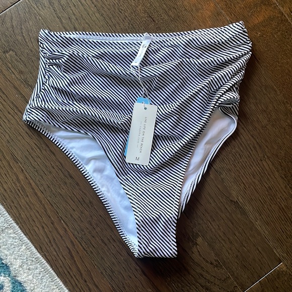 CUPSHE bottoms nwt M